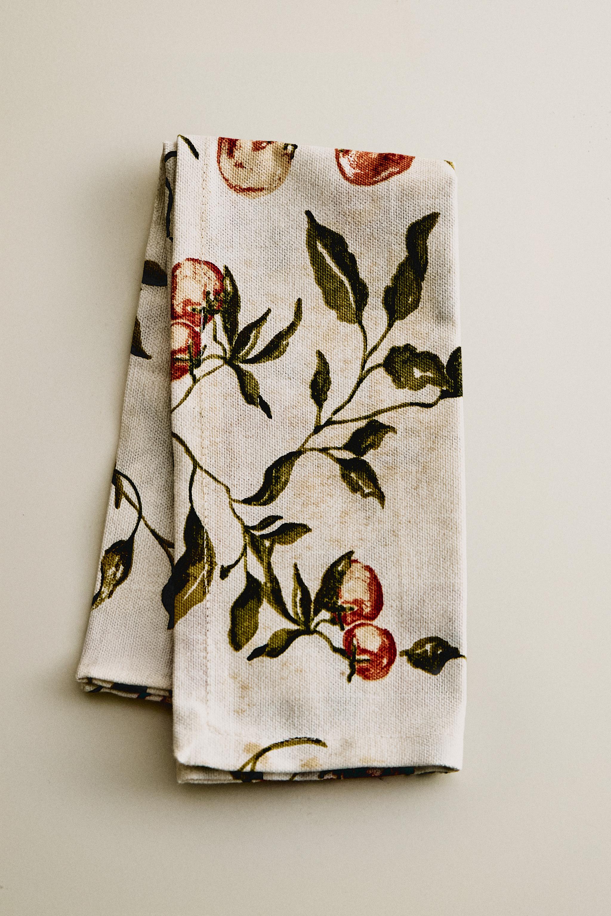 TOMATO PRINT NAPKINS (PACK OF 2)